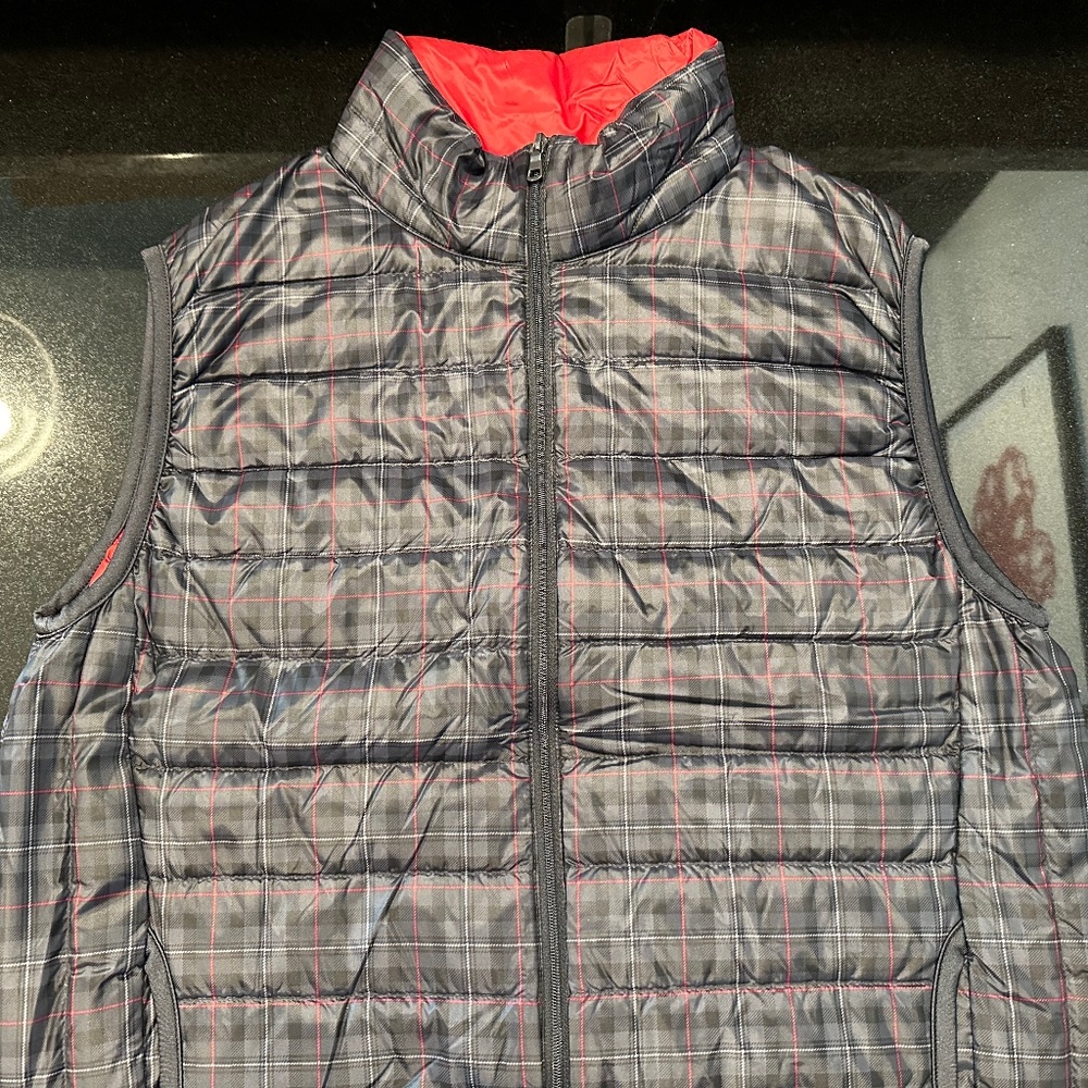 Uniqlo Light Down Puffertech Vest